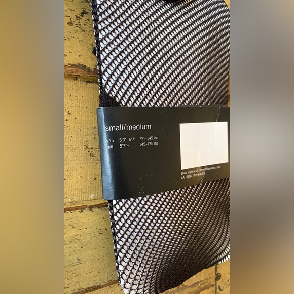 BANANA REPUBLIC BLACK FISHNET TIGHTS WOMENS SIZE SMALL MEDIUM NEW - Picture 6 of 8